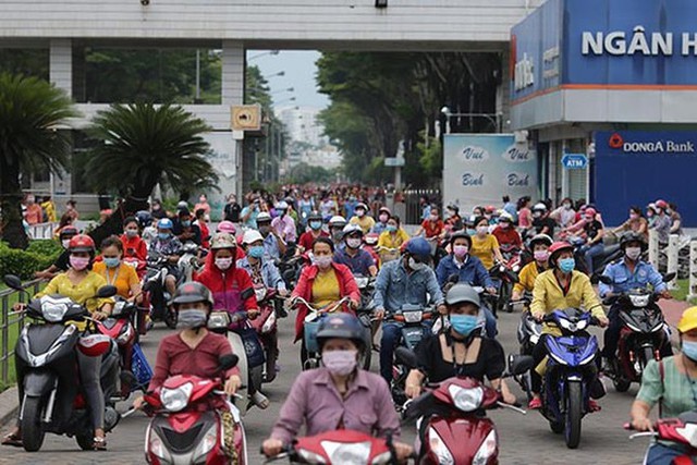 Lên phương án hỗ trợ 3.000 công nhân bị cắt hợp đồng tại Nhà máy PouYuen Việt Nam - Ảnh 1.
