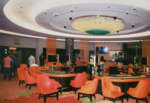 Công an Quảng Ninh phá sới bạc trăm tỉ trong khách sạn - Ảnh 2.