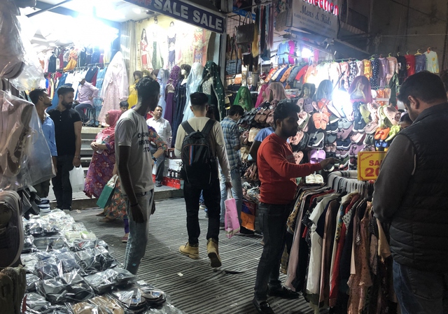 Thăm khu chợ sầm uất bậc nhất New Delhi, nơi người bán hàng toàn là đàn ông - Ảnh 3.