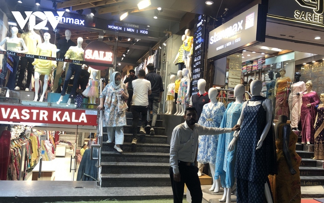 Thăm khu chợ sầm uất bậc nhất New Delhi, nơi người bán hàng toàn là đàn ông - Ảnh 13.