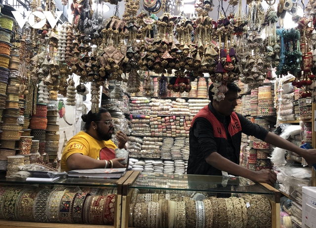 Thăm khu chợ sầm uất bậc nhất New Delhi, nơi người bán hàng toàn là đàn ông - Ảnh 10.