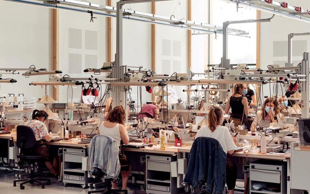 Công ty đáng mơ ước nhất năm gọi tên Hermès: Nhân viên được 'thưởng nóng' 17 tháng lương, bỏ túi ít nhất 100 triệu, không hề hấn bởi làn sóng sa thải trên thế giới