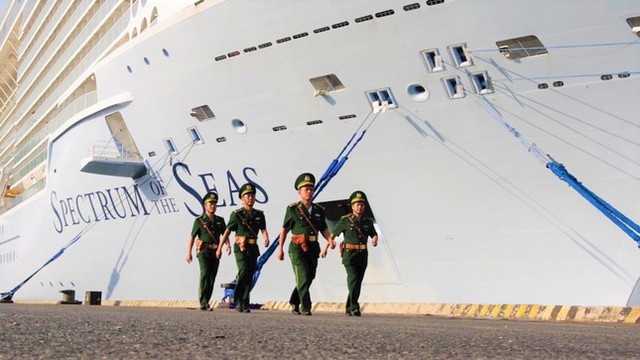 ‘Siêu tàu’ du lịch đưa 3.800 khách quốc tế đến Việt Nam - Ảnh 6.