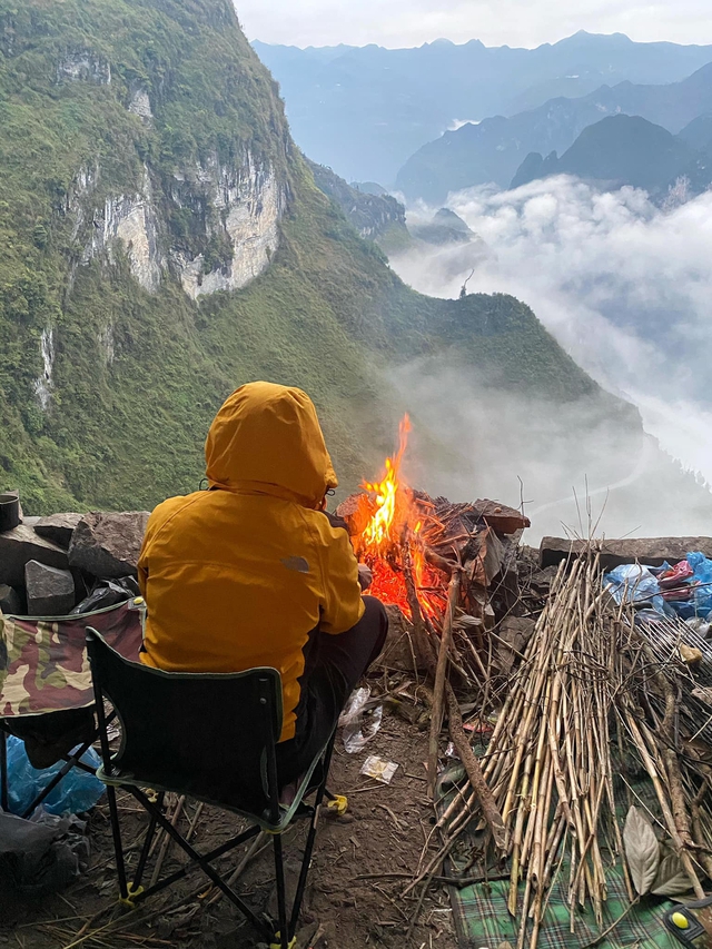  Vách đá trắng trên đèo Mã Pí Lèng: Có gì mà dân du lịch bụi gọi là chỗ ngủ view ngàn sao? - Ảnh 8.