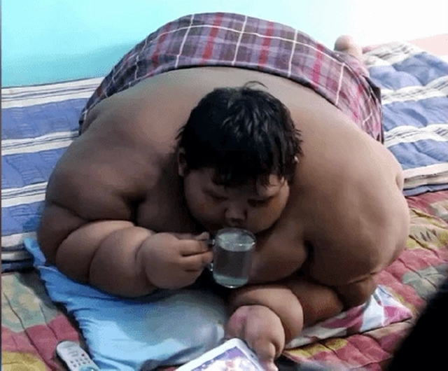Từng nặng gần 200kg khi mới 10 tuổi, cậu bé “béo nhất thế giới” bây giờ ra sao sau hành trình giảm cân không tưởng? - Ảnh 3.