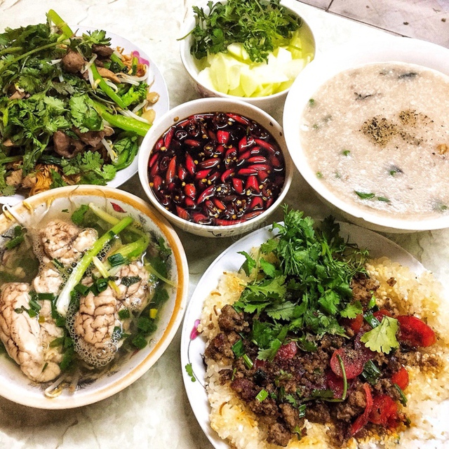 Các quán ăn nằm trong ngõ hẻm ở Hà Nội, nhiều tọa độ sâu hun hút nhưng toàn món ngon khiến dân sành ăn mê mẩn - Ảnh 15.