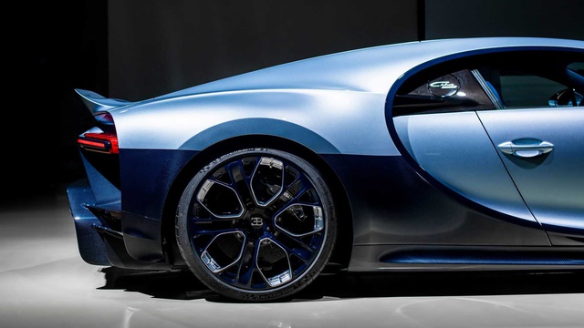 Kỷ lục xe đấu giá đắt nhất thế giới chạm mốc 300 tỉ đồng là Bugatti Chiron Profilee - Ảnh 6.