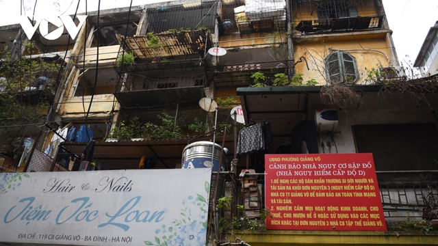 Yêu cầu di dời dân ở 4 khu chung cư cũ tại Hà Nội - Ảnh 1.