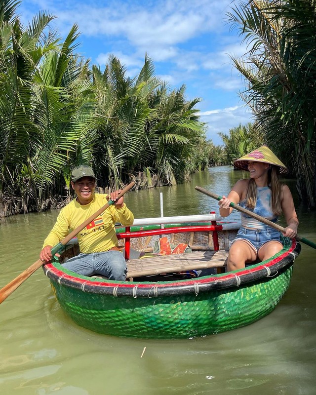 Unique travel experiences in Vietnam make many foreign tourists fall in love - Photo 9.