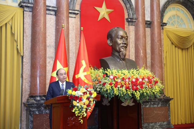 Nguyên Chủ tịch nước Nguyễn Xuân Phúc bàn giao công tác - Ảnh 1.