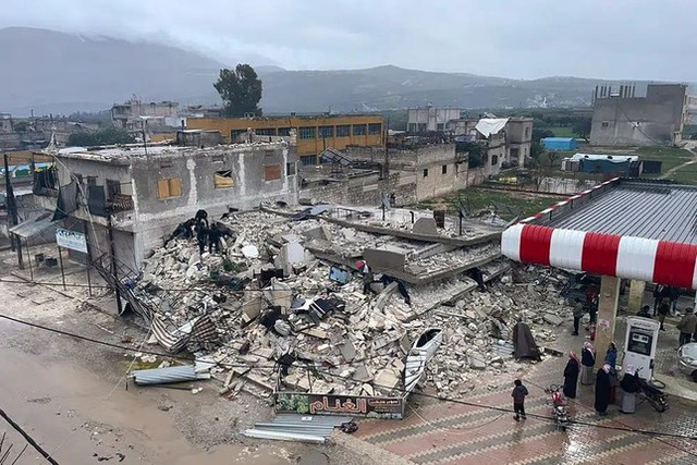 Động đất cực mạnh trên biên giới Thổ Nhĩ Kỳ - Syria, hơn 200 người thiệt mạng - Ảnh 10.