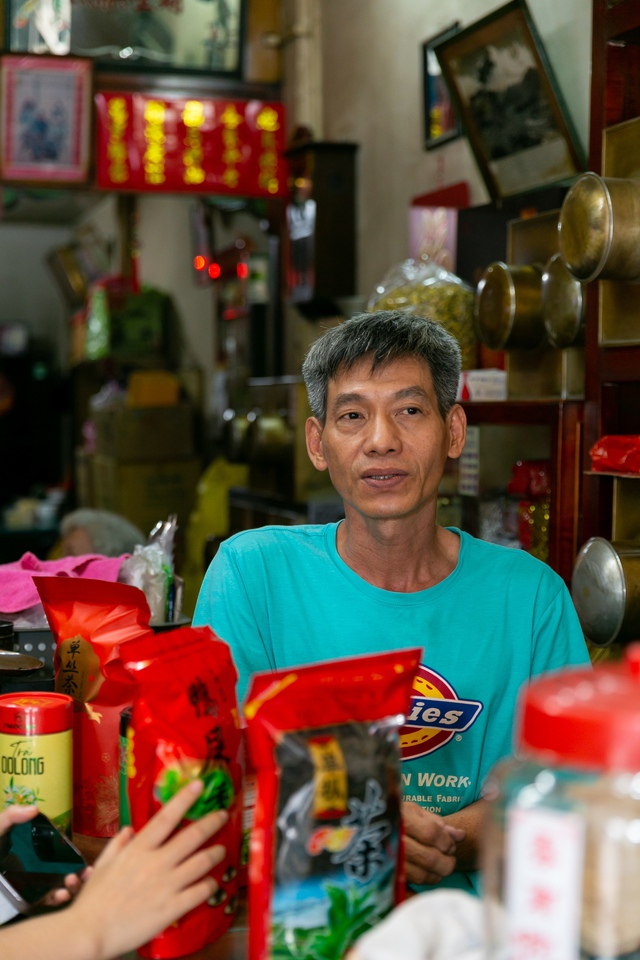 The 70-year-old tea shop in Ho Chi Minh City has passed on "cross-border" with the recipe for making two kinds of precious tea, sometimes up to 350 million VND/kg - Photo 7.