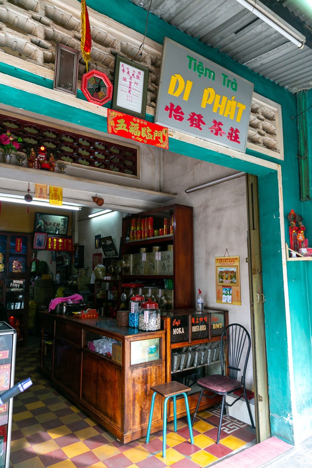 A 70-year-old tea shop in Ho Chi Minh City has passed on "cross-border" with the recipe of two precious teas, sometimes up to 350 million VND/kg - Photo 2.
