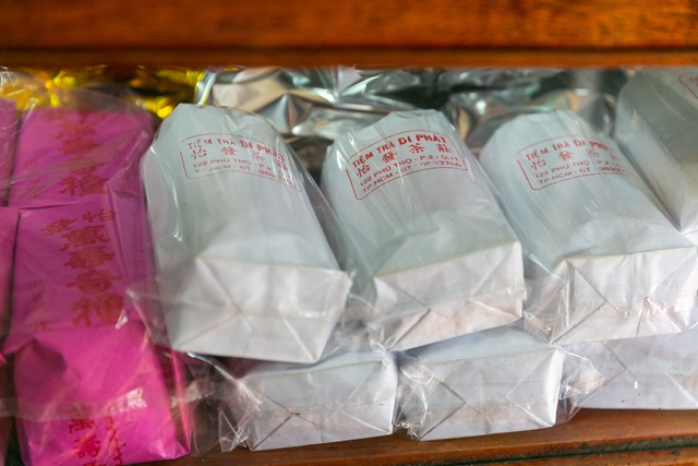 A 70-year-old tea shop in Ho Chi Minh City has passed on "cross-border" with the recipe for making two kinds of precious tea, sometimes up to 350 million VND/kg - Photo 14.