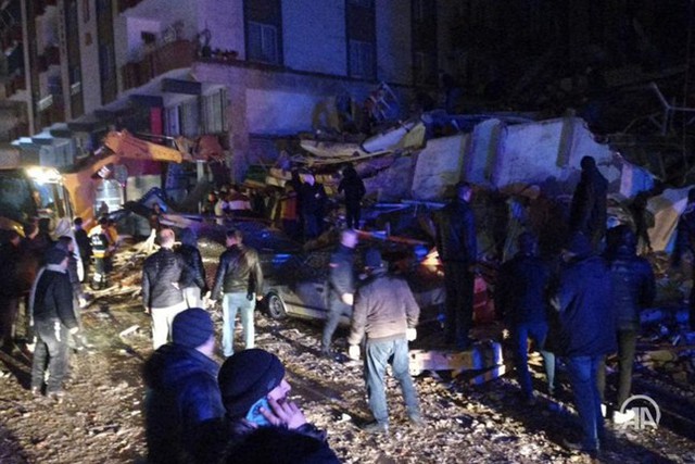 Động đất cực mạnh trên biên giới Thổ Nhĩ Kỳ - Syria, hơn 200 người thiệt mạng - Ảnh 4.
