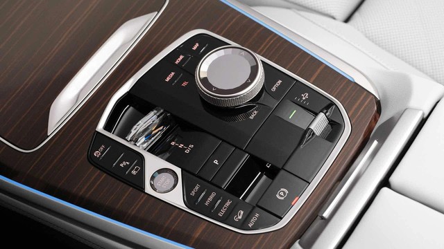 BMW X5 và X6 2024 ra mắt: Bỏ cần số pha lê, màn hình như 7-Series, cặp đối thủ khó chịu của Mercedes - Ảnh 11.