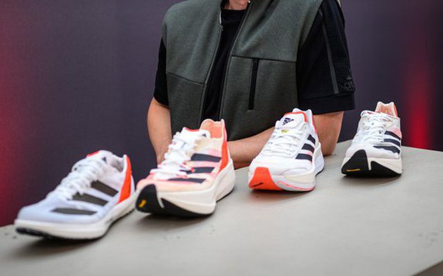 Adidas đang nỗ lực đa dạng hóa chuỗi cung ứng để thích nghi với biến động thị trường. Ảnh: GQ.