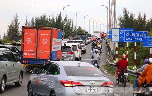 Vì sao cầu hơn 5.000 tỷ đồng nối Bến Tre - Tiền Giang làm mãi không xong? - Ảnh 4.