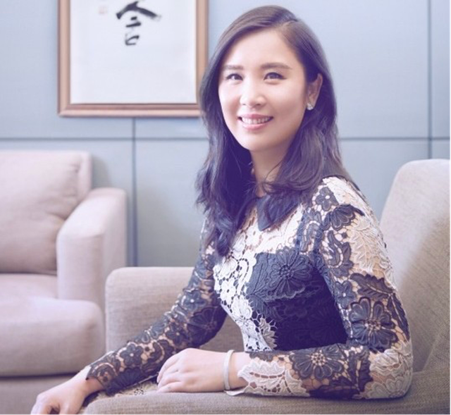 Chân dung nữ doanh nhân 45 tuổi vừa lộ ảnh hẹn hò với Huỳnh Hiểu Minh: Óc kinh doanh siêu phàm, nữ hoàng đế chế giải trí, nắm quyền sinh sát hàng loạt minh tinh Trung Quốc - Ảnh 4.