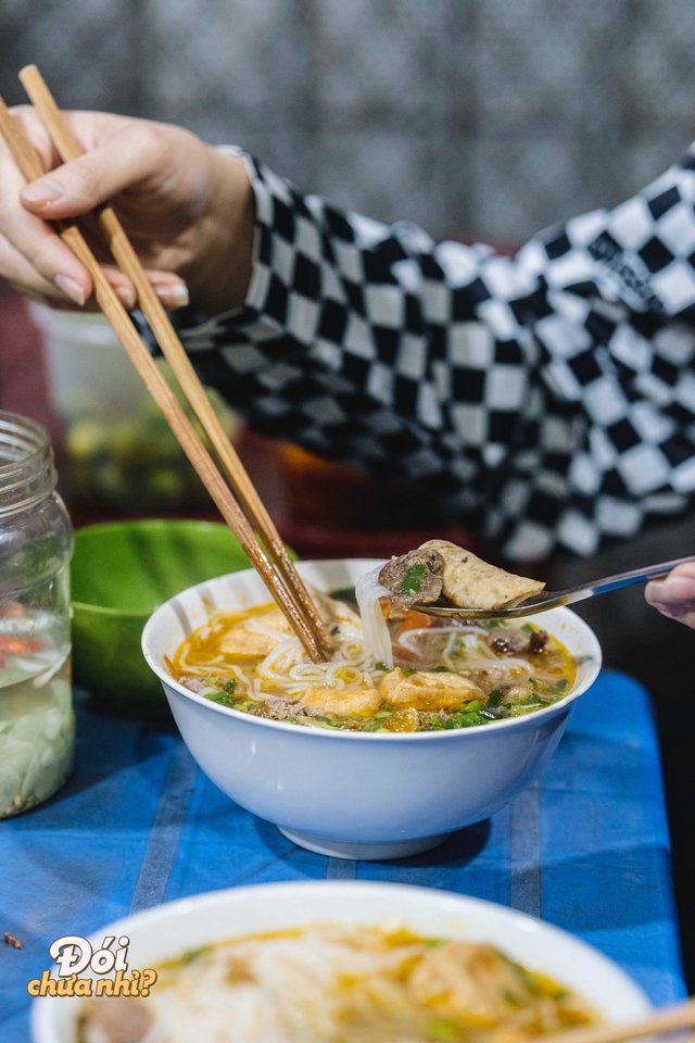 Đi ăn khuya ở khu chợ đầu mối nức tiếng quận Ba Đình: Có cả loạt món ngon bán tới tận nửa đêm - Ảnh 9.