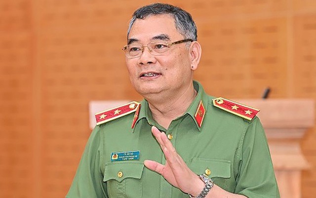 Đề nghị xử lý cán bộ cố tình đòi người dân trình sổ hộ khẩu, xác nhận cư trú - Ảnh 1. Đề nghị xử lý cán bộ cố tình đòi người dân trình sổ hộ khẩu, xác nhận cư trú - Ảnh 1.