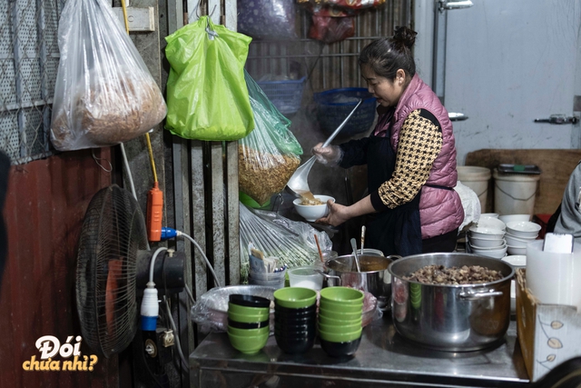 Đi ăn khuya ở khu chợ đầu mối nức tiếng quận Ba Đình: Có cả loạt món ngon bán tới tận nửa đêm - Ảnh 3.