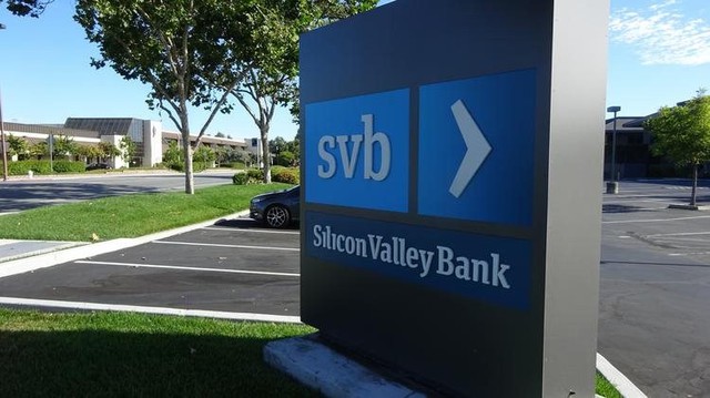 Trước khi sụp đổ, SVB không có giám đốc quản lý rủi ro trong gần 1 năm dù là ngân hàng lớn thứ 16 của Mỹ - Ảnh 1.