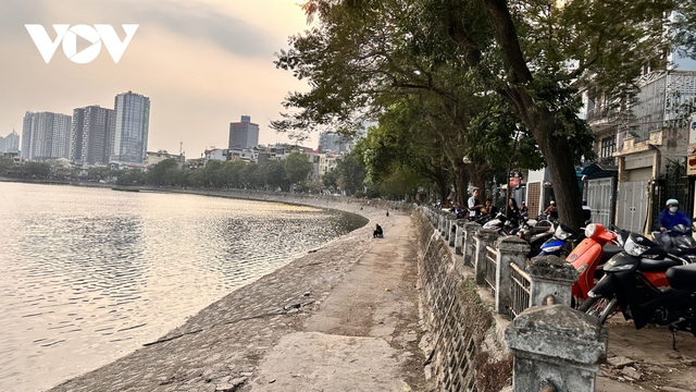Hà Nội: Đường dạo ven hồ Hoàng Cầu thành nơi sở hữu của các quán nhậu - Ảnh 3.