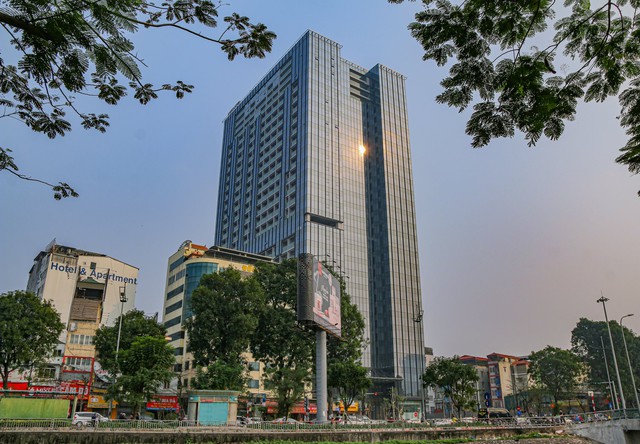 [Photo Essay] Muốn mua căn hộ chung cư mới 3 phòng ngủ khu trung tâm, người dân Hà Nội phải có trong tay 10 tỷ đồng - Ảnh 6.