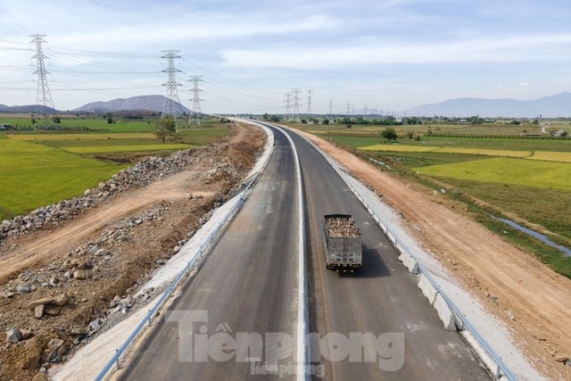 Dự án cao tốc Vĩnh Hảo - Phan Thiết thông xe dịp 30/4 - Ảnh 1.