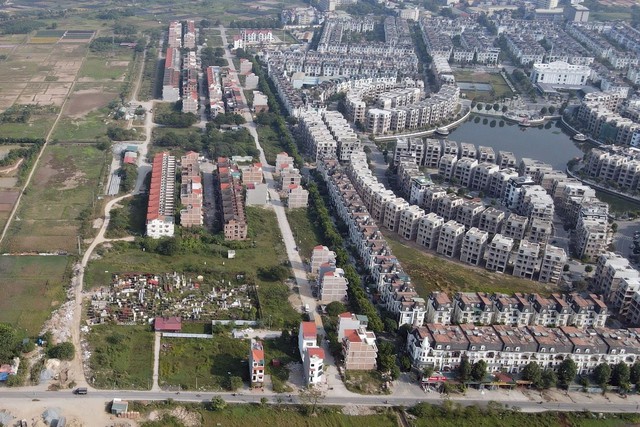 Khu đô thị có hàng trăm biệt thự triệu đô bỏ hoang ở Hà Nội - Ảnh 14.