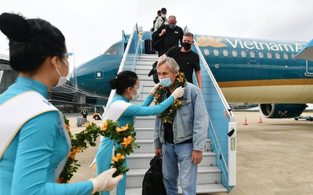 Một năm 'mở cửa bầu trời', khách quốc tế chưa lấp đầy chuyến bay Việt