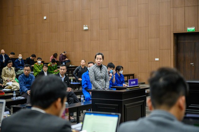 Siêu lừa Nguyễn Thị Hà Thành bị đề nghị án tù chung thân, ngân hàng phải trả lại tiền - Ảnh 1.