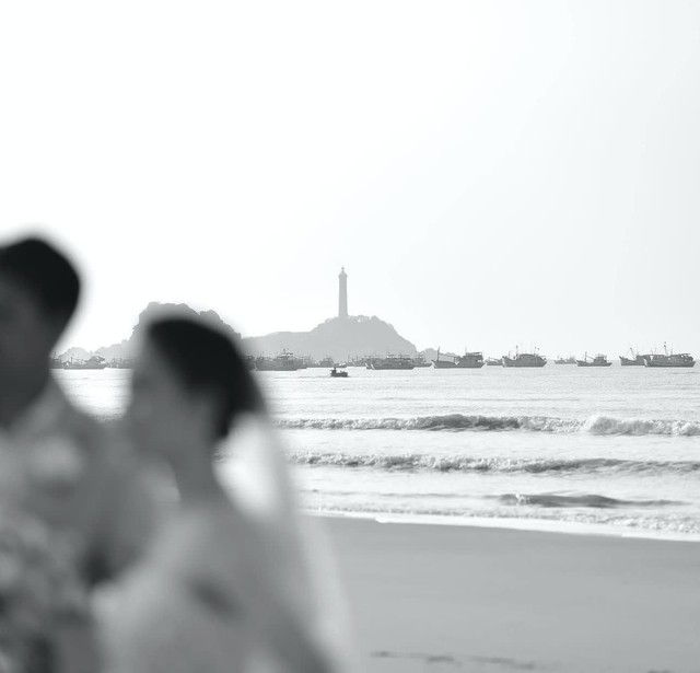 Linh Rin hé lộ ảnh cưới trên bãi biển bên bạn trai doanh nhân Phillip Nguyễn - Ảnh 2.