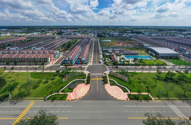 Toàn cảnh thị xã đông dân nhất Việt Nam sắp lên thành phố - Ảnh 8.