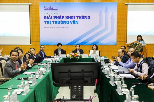 Đại diện UBCKNN: Tăng cường các chế tài xử phạt vi phạm để khôi phục niềm tin, triển khai các giải pháp sớm nâng hạng thị trường chứng khoán Việt Nam - Ảnh 1.