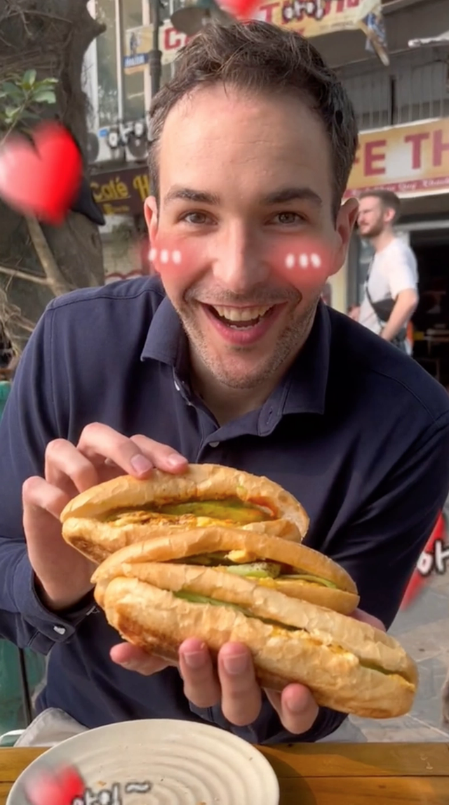 YouTuber người Pháp chỉ ra điểm khác biệt lớn khi ăn bánh mì ở Pháp và ở Việt Nam khiến ai cũng phải gật gù - Ảnh 4.