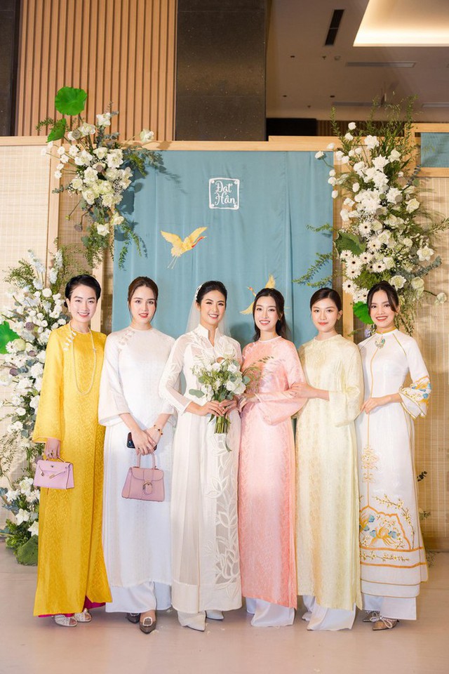 Đỗ Mỹ Linh và dàn người đẹp tụ họp mừng sinh nhật Hoa hậu Ngọc Hân - Ảnh 3.