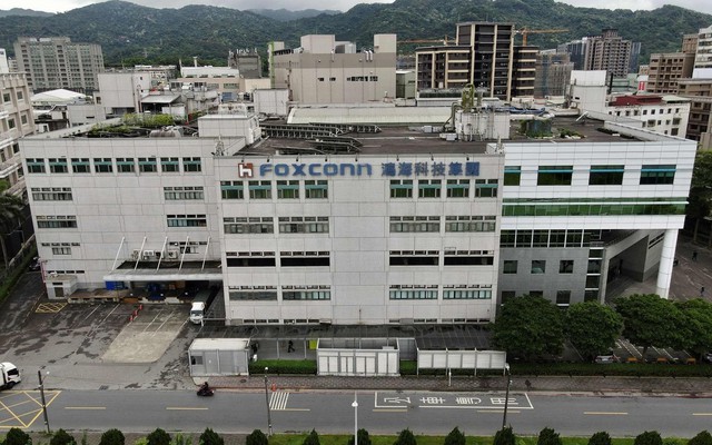 Foxconn sai lầm khi nghĩ xe điện dễ ăn: Làm trái ngành dù còn non trẻ, từng phải dừng sản xuất vì lỗ vốn