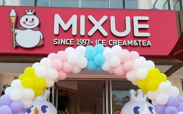 Câu chuyện nhượng quyền Mixue: Bỏ tiền tỷ mở cửa hàng vài chục m2, thu từng đồng 10 ngàn tiền lẻ, áp lực từ chính "đồng nghiệp" khi chuỗi phủ dày cả khu vực