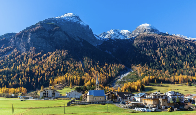 Một ngôi làng ở Thụy Sĩ cấm du khách chụp ảnh vì quá đẹp, ai cũng kêu trời khi biết lý do khôn ngoan phía sau - Ảnh 3.