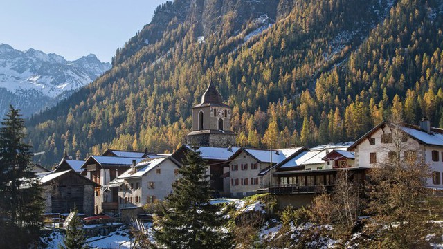 Một ngôi làng ở Thụy Sĩ cấm du khách chụp ảnh vì quá đẹp, ai cũng kêu trời khi biết lý do khôn ngoan phía sau - Ảnh 1.