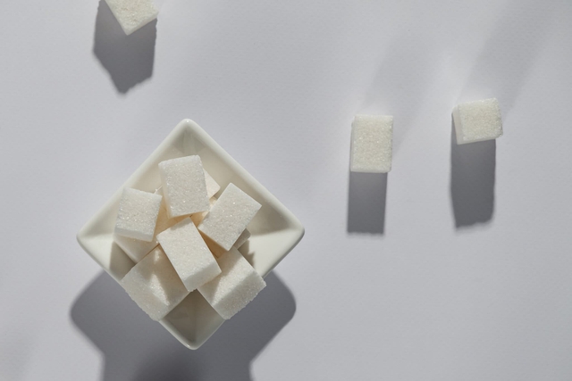 Nghiên cứu mới: Chất tạo ngọt không calo thay thế đường có thể tăng nguy cơ đau tim và đột quỵ - Ảnh 2.