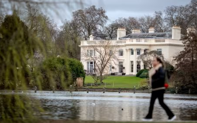 Ngôi biệt thự giữa lòng thủ đô nước Anh bị "bắt nợ", sắp có thương vụ mua bán nhà khủng nhất lịch sử London