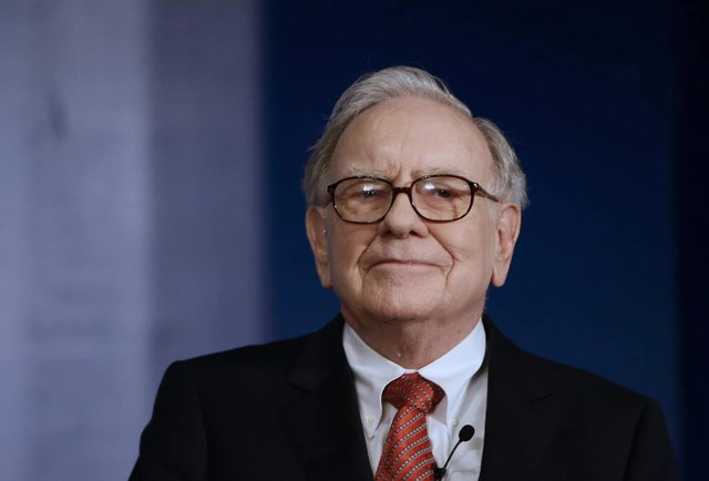 Thánh đầu tư Warren Buffett: ‘Tiền có thể bị ảnh hưởng bởi lạm phát, nhưng tài năng của bạn thì không, nếu đặc biệt giỏi ở một khía cạnh nào đó, bạn luôn có lợi ích!’ - Ảnh 2.
