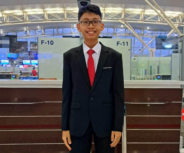Nam sinh 15 tuổi đạt loạt giải thưởng toán học, giành học bổng toàn phần ở Singapore - Ảnh 1.