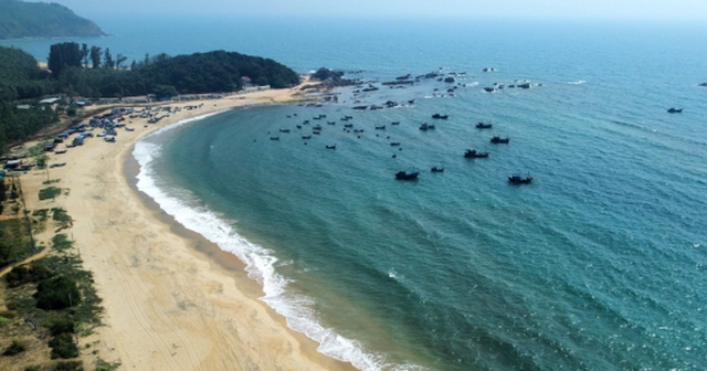 Bãi biển Lộ Diêu tại thị xã Hoài Nhơn (tỉnh Bình Định). Ảnh: T.L