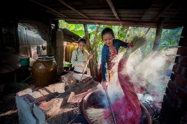 Một di sản trăm tuổi ở miền Tây vừa được Lý Hải “hồi sinh”, khung cảnh thời hưng thịnh hiện về gây xúc động - Ảnh 4.