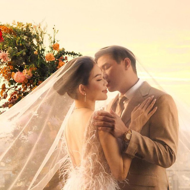 Visual Linh Rin - Hà Tăng trong ngày cưới: Dâu em sắc sảo, dâu chị 11 năm trước nhan sắc cũng không vừa - Ảnh 4.
