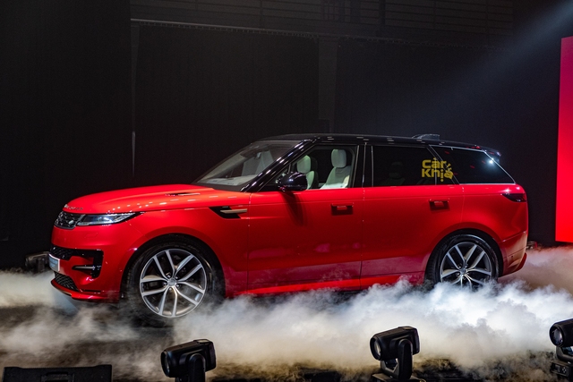 Range Rover Sport 2023 ra mắt Việt Nam: Giá cao nhất 8,57 tỷ đồng, gấp đôi BMW X5 - Ảnh 1.